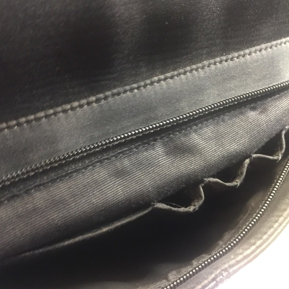 Hobo (International) Black Leather Tall Tote - Picture 8 of 15